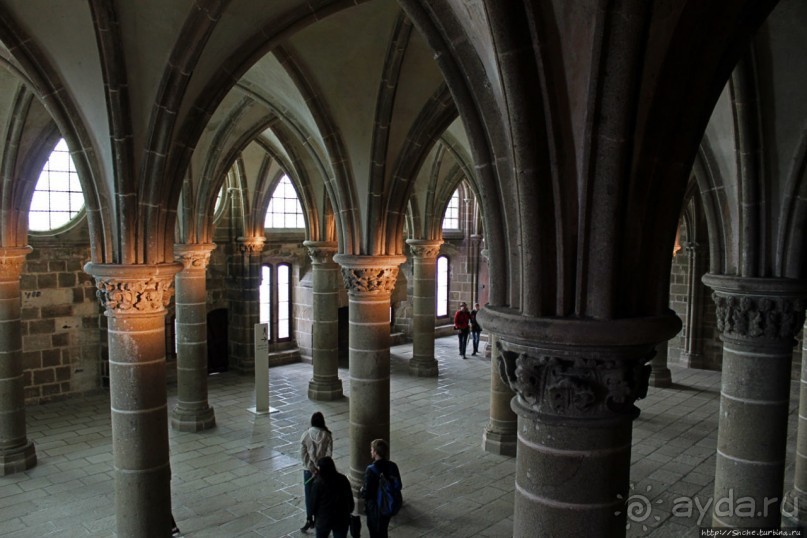 Аббатство св. Михаила — художественный и инженерный шедевр