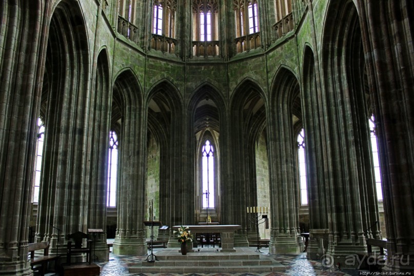 Аббатство св. Михаила — художественный и инженерный шедевр