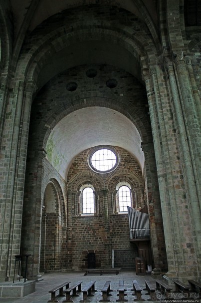 Аббатство св. Михаила — художественный и инженерный шедевр