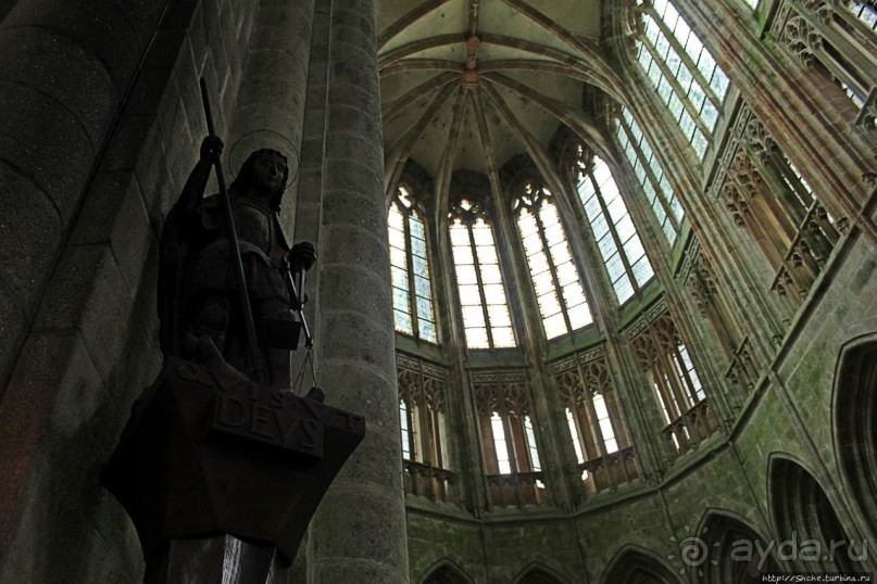 Аббатство св. Михаила — художественный и инженерный шедевр