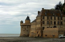 Красавица, что манит близостью и дразнит недоступностью