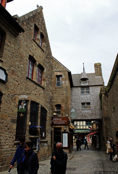 Красавица, что манит близостью и дразнит недоступностью