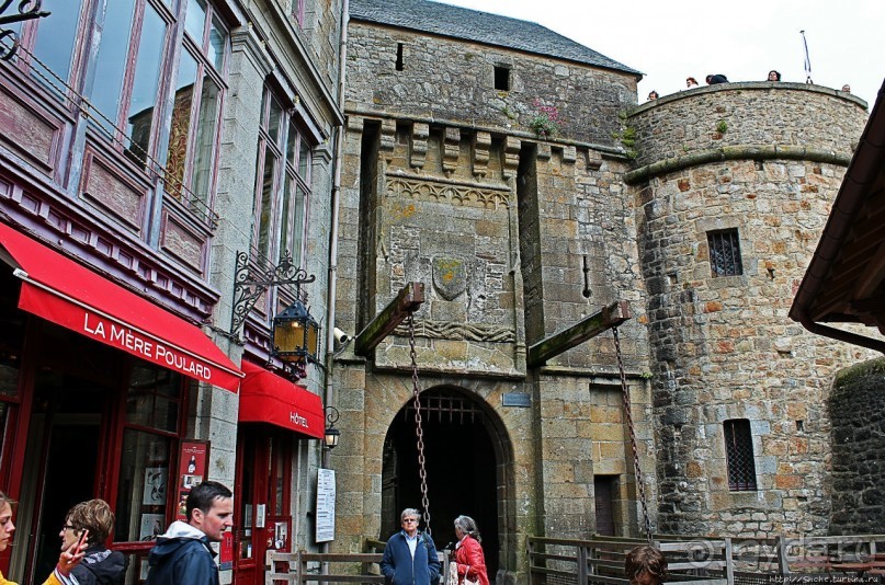 Красавица, что манит близостью и дразнит недоступностью