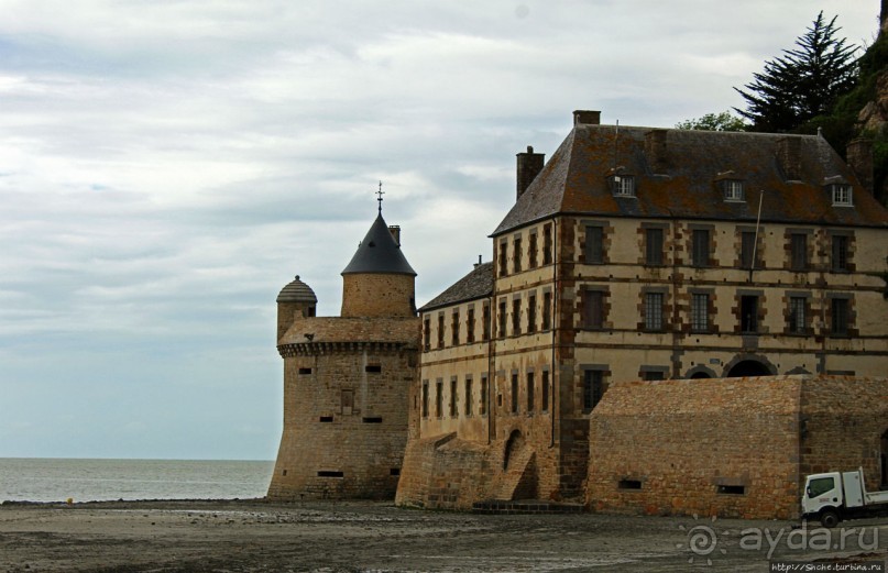 Красавица, что манит близостью и дразнит недоступностью