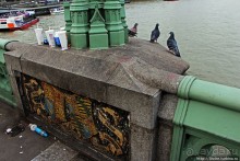 " Темза, сэр!" — лондонский вариант. Меж двух мостов