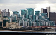 " Темза, сэр!" — лондонский вариант. Меж двух мостов