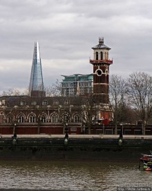 " Темза, сэр!" — лондонский вариант. Меж двух мостов