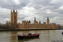 " Темза, сэр!" — лондонский вариант. Меж двух мостов