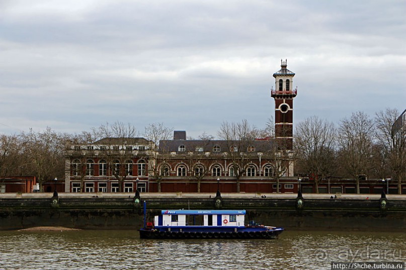 " Темза, сэр!" — лондонский вариант. Меж двух мостов