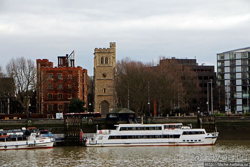 " Темза, сэр!" — лондонский вариант. Меж двух мостов