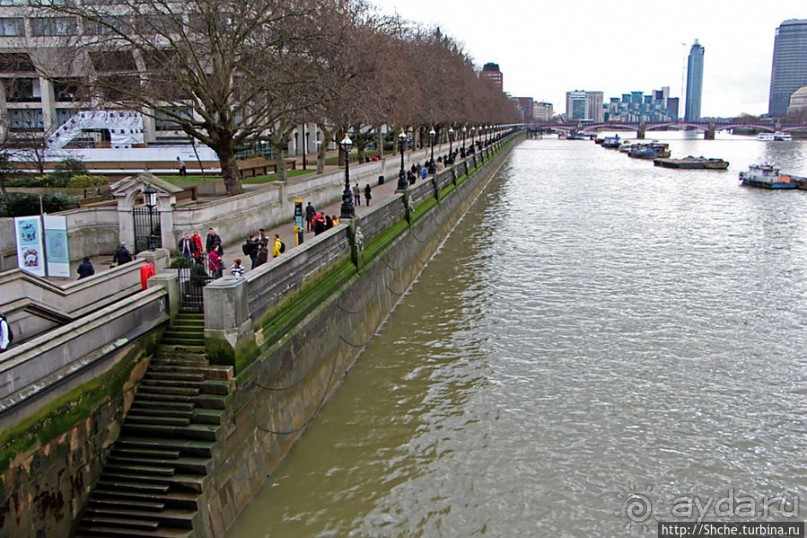 " Темза, сэр!" — лондонский вариант. Меж двух мостов