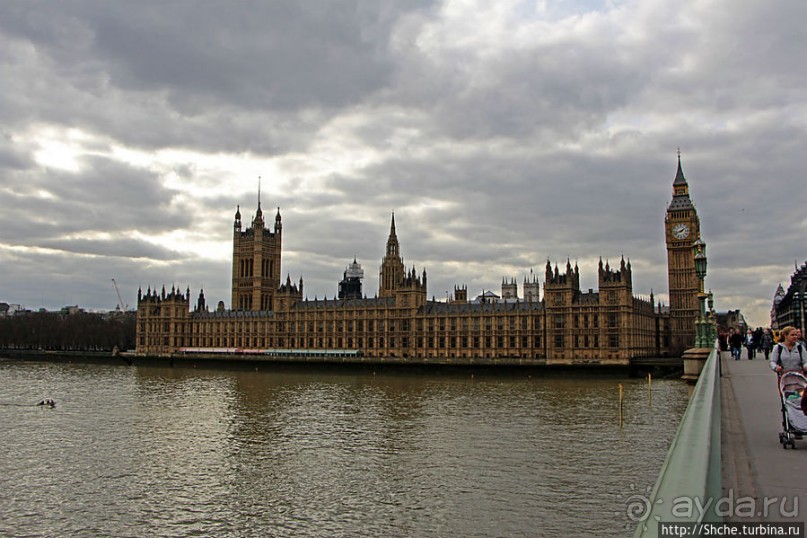 " Темза, сэр!" — лондонский вариант. Меж двух мостов