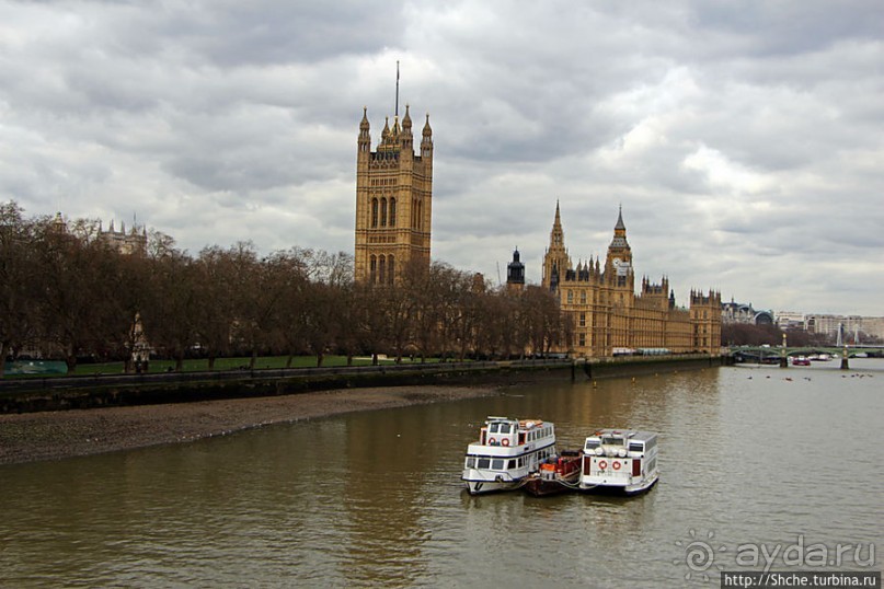 " Темза, сэр!" — лондонский вариант. Меж двух мостов