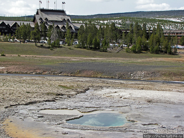 Гейзер "Старый служака" (Old faithful) и чудеса вокруг