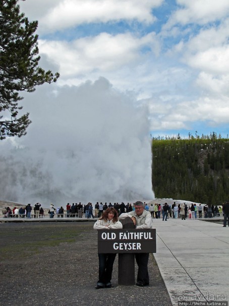 Гейзер "Старый служака" (Old faithful) и чудеса вокруг