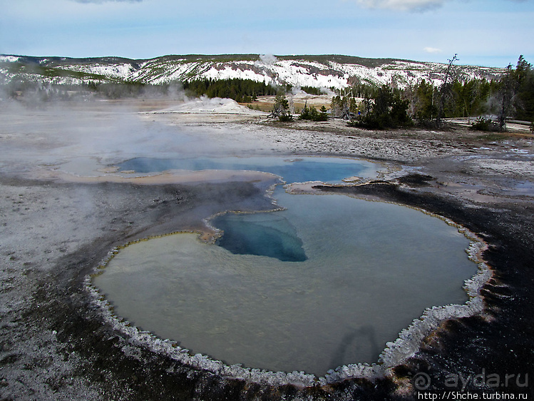 Гейзер "Старый служака" (Old faithful) и чудеса вокруг