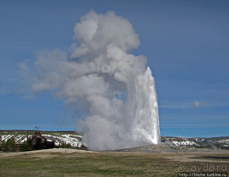 Гейзер "Старый служака" (Old faithful) и чудеса вокруг