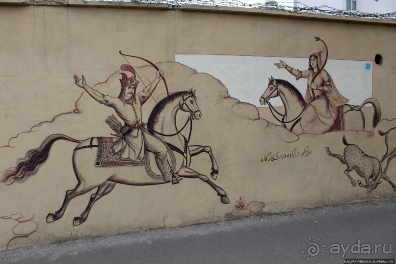 Персидский эпос на стенах армянского кафедрального собора