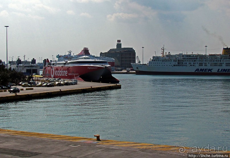 Морские ворота Греции — большой порт в Пирее