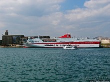 Морские ворота Греции — большой порт в Пирее