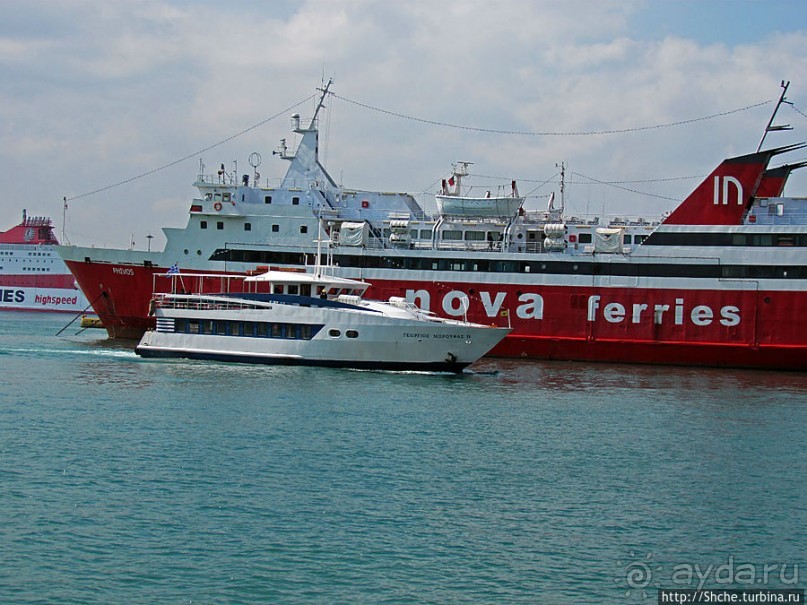 Морские ворота Греции — большой порт в Пирее