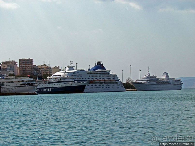 Морские ворота Греции — большой порт в Пирее