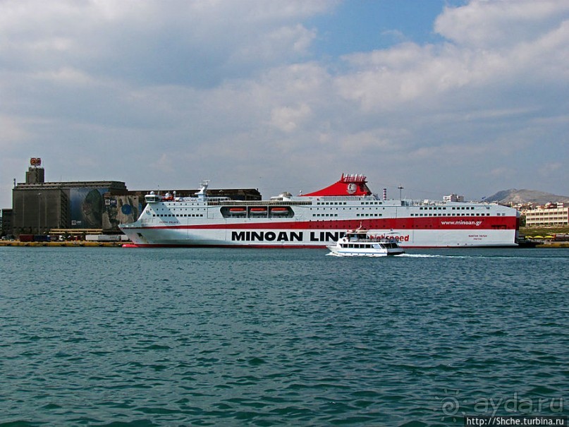 Морские ворота Греции — большой порт в Пирее
