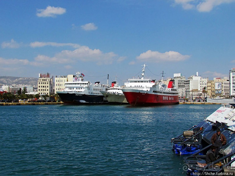Морские ворота Греции — большой порт в Пирее
