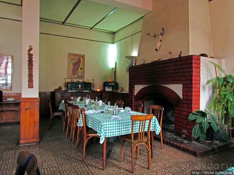 Отведали лягушечьи лапки во французском ресторане-отеле