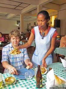 Отведали лягушечьи лапки во французском ресторане-отеле