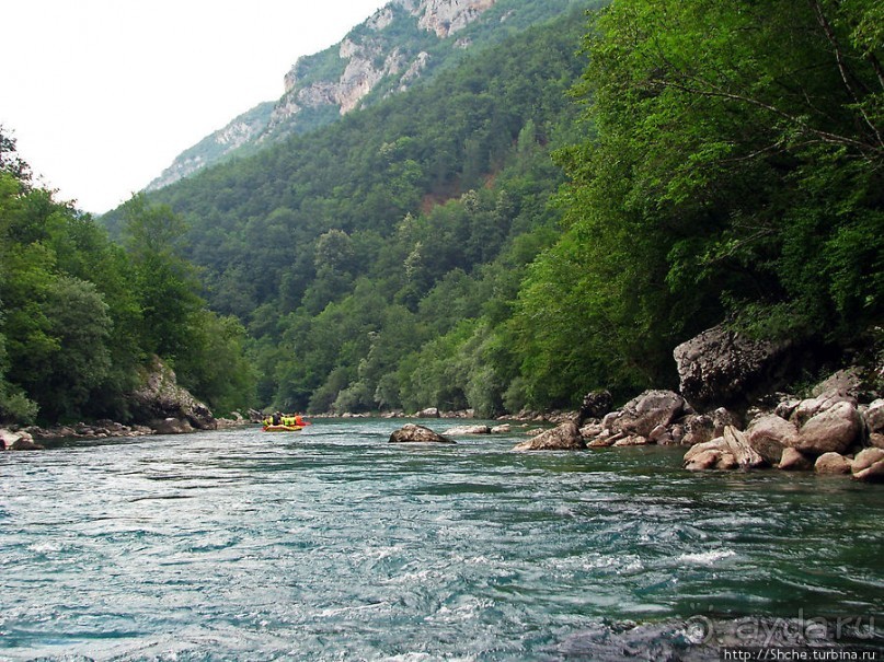 Грандиозный каньон реки Тара. Виды с воды