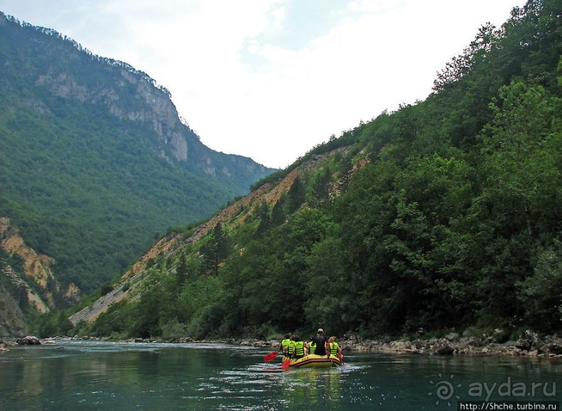 Грандиозный каньон реки Тара. Виды с воды