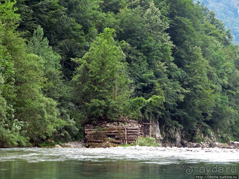 Грандиозный каньон реки Тара. Виды с воды