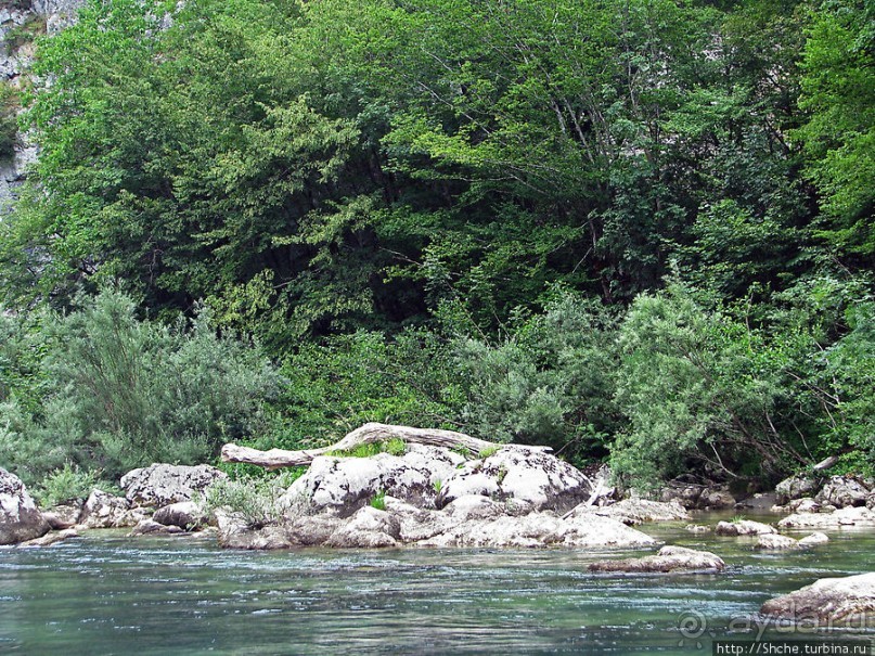 Грандиозный каньон реки Тара. Виды с воды