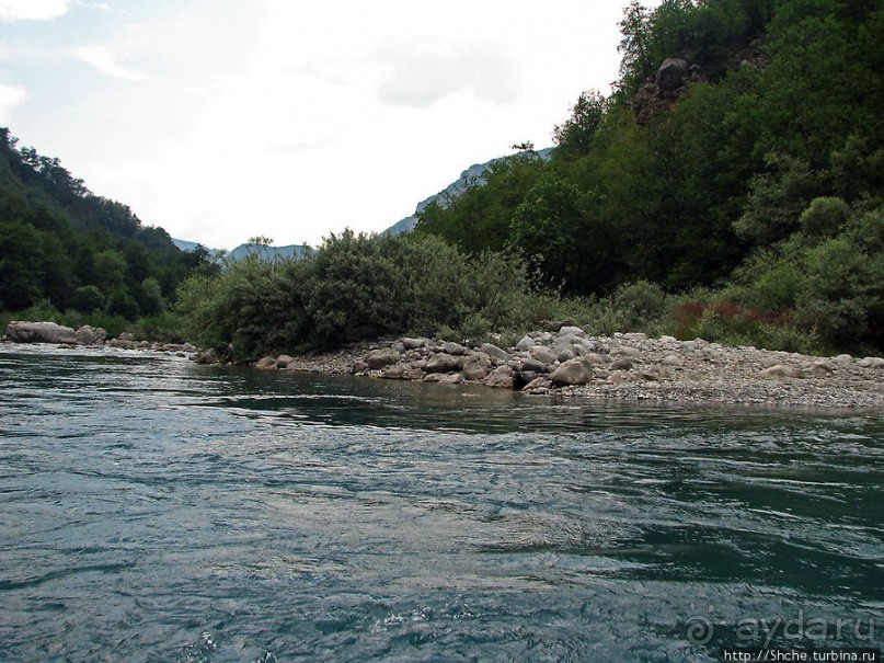 Грандиозный каньон реки Тара. Виды с воды