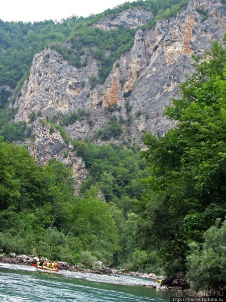 Грандиозный каньон реки Тара. Виды с воды