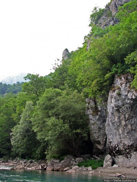 Грандиозный каньон реки Тара. Виды с воды