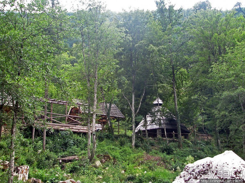 Грандиозный каньон реки Тара. Виды с воды
