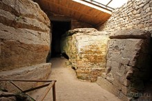 Альбом отзыва "Языческий скальный храм с уникальным барельефом в Буше"