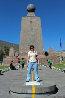 "Середина Мира", или памятник экватору