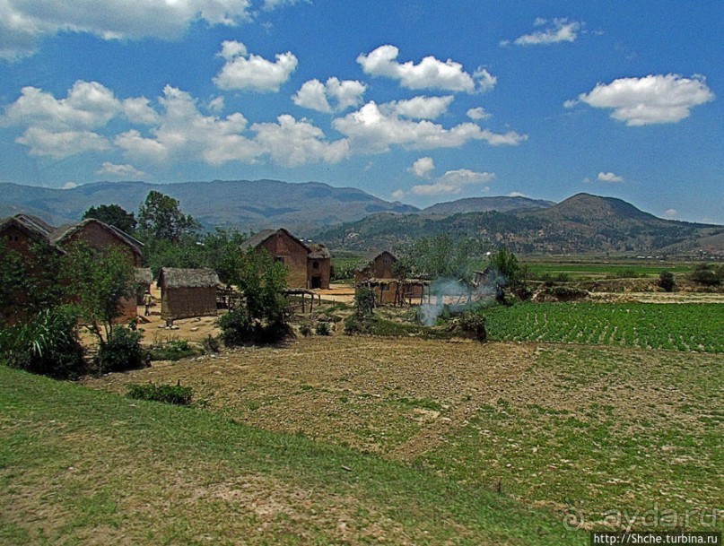 Мадагаскар. Продолжаем путь на юг. Проезжаем Манандону