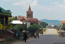 Мадагаскар. Продолжаем путь на юг. Проезжаем Манандону