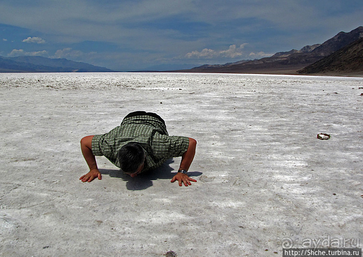 Долина Смерти. Badwater basin — пешком на глубине 86 метров