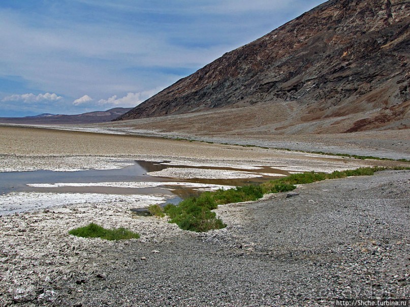 Долина Смерти. Badwater basin — пешком на глубине 86 метров