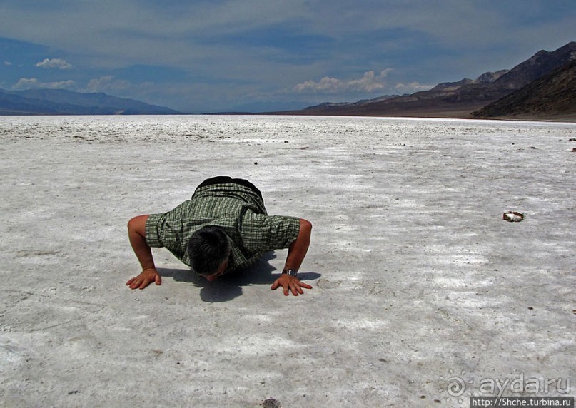 Долина Смерти. Badwater basin — пешком на глубине 86 метров