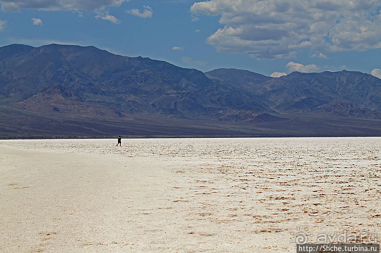 Долина Смерти. Badwater basin — пешком на глубине 86 метров