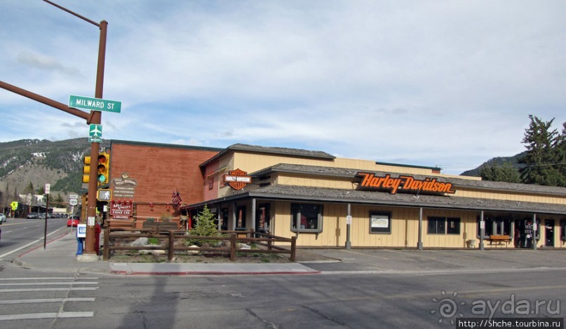 Не броско и стильно - Бродвей, главная улица города Джексон