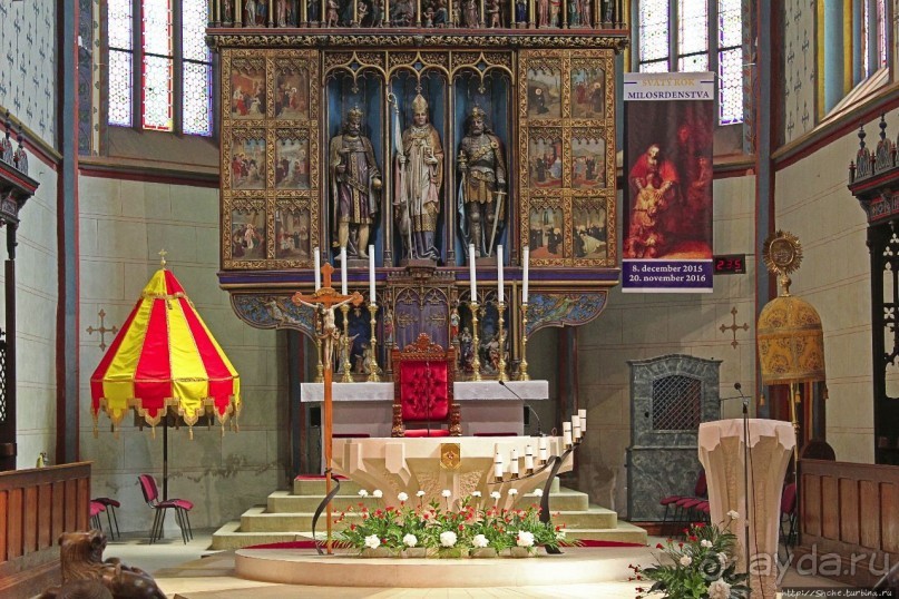 Альбом отзыва "Главный собор Бардеева (13 век) и его собрание алтарей"