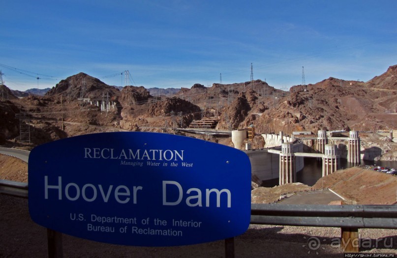 Плотина Гувера и искусственное озеро Мид