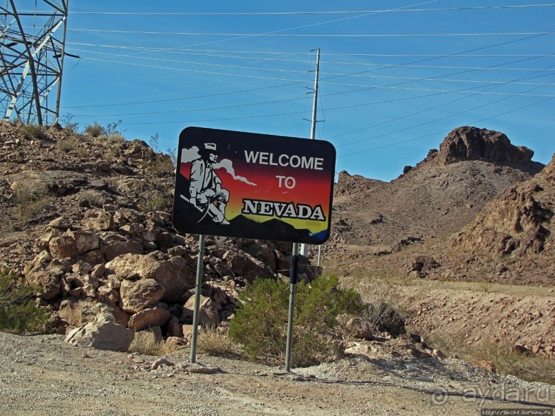 Плотина Гувера и искусственное озеро Мид